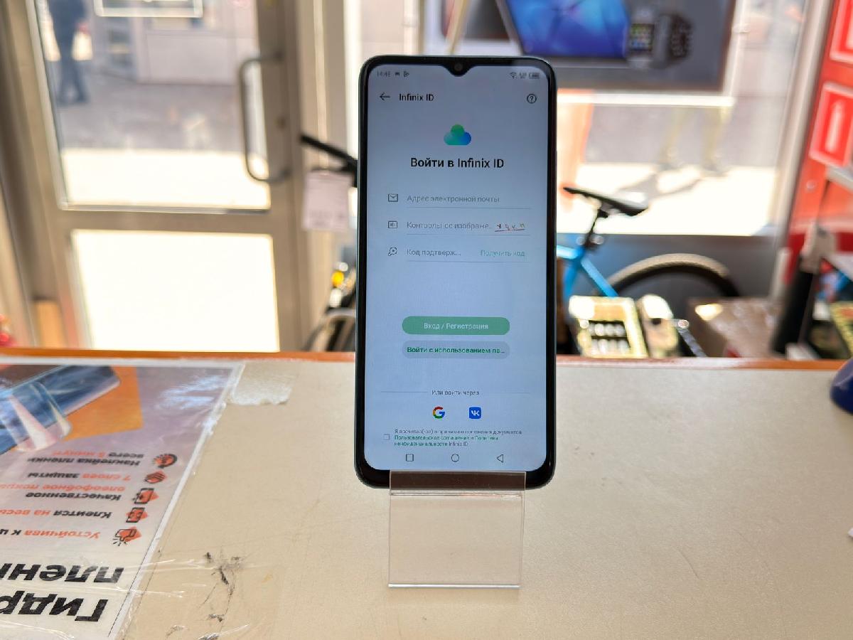 Смартфон Infinix HOT 30i 4/64