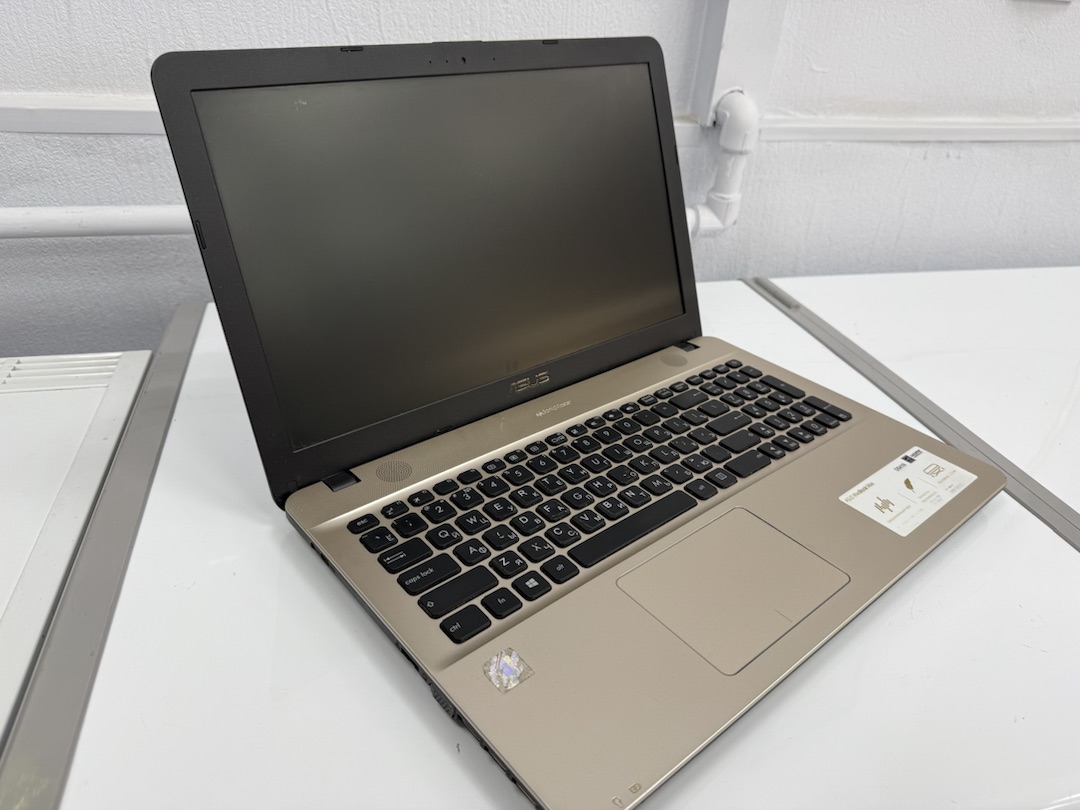 Ноутбук ASUS; Celeron N3350, HD Graphics, 4 Гб, Нет, 500 Гб