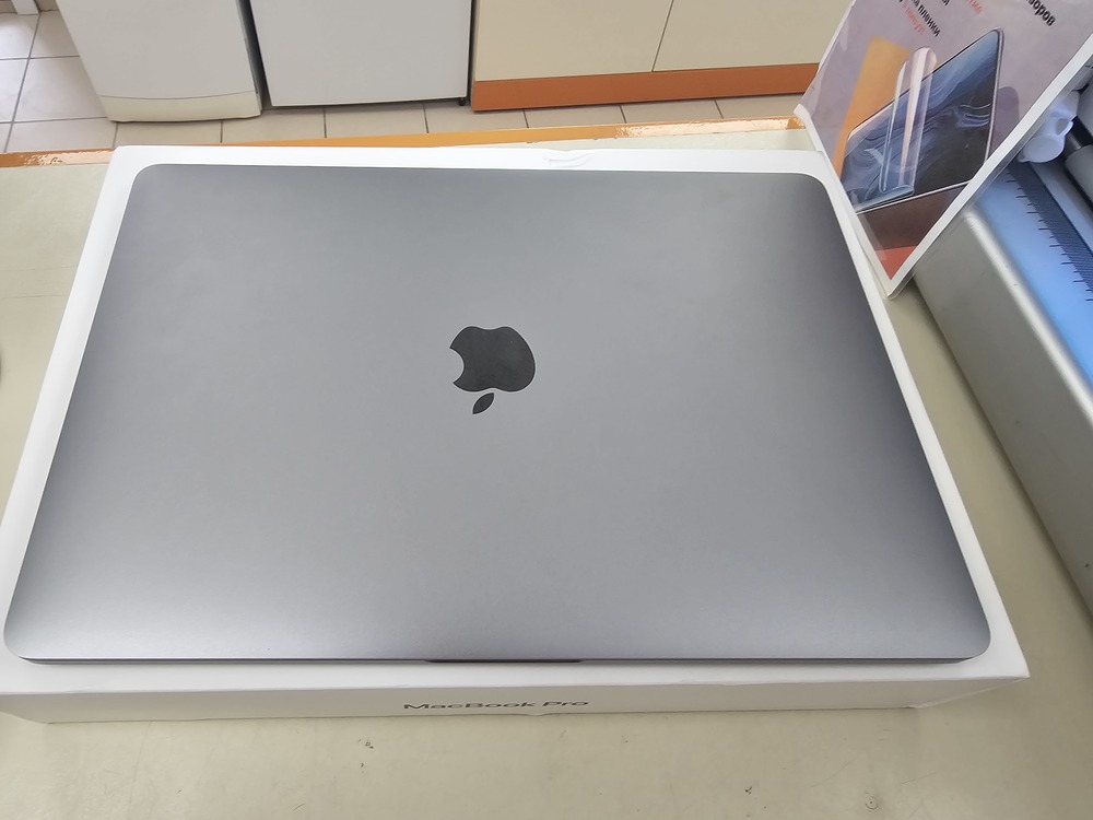 Ноутбук Apple MacBook Pro 13 2020; Apple M1, Нет, 8 Гб, 256 GB, Нет