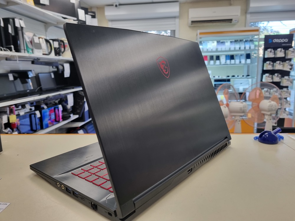 Ноутбук MSI; Core i5 11400H, GeForce RTX 3050 Ti, 8 Гб, 240 Гб, Нет