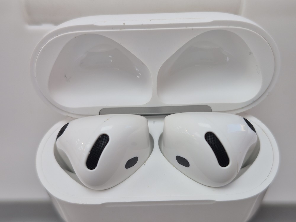 Наушники беспроводные Apple AirPods 4 с ANC