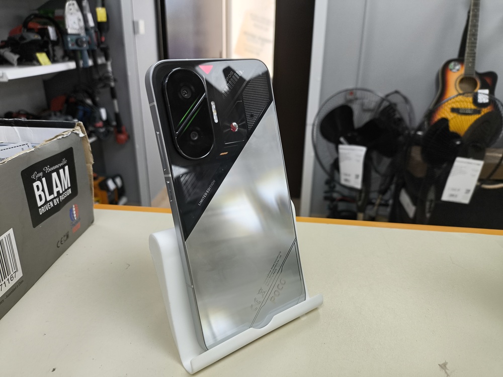 Смартфон Xiaomi Poco F7 12/512
