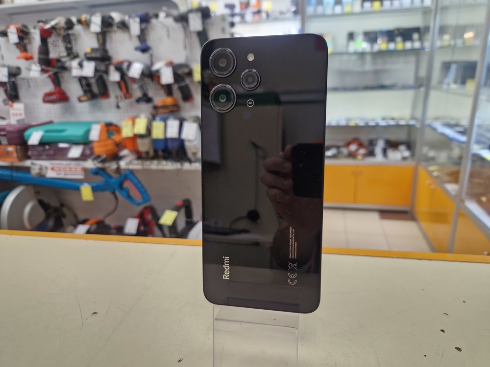 Смартфон Xiaomi Redmi 12 4/128