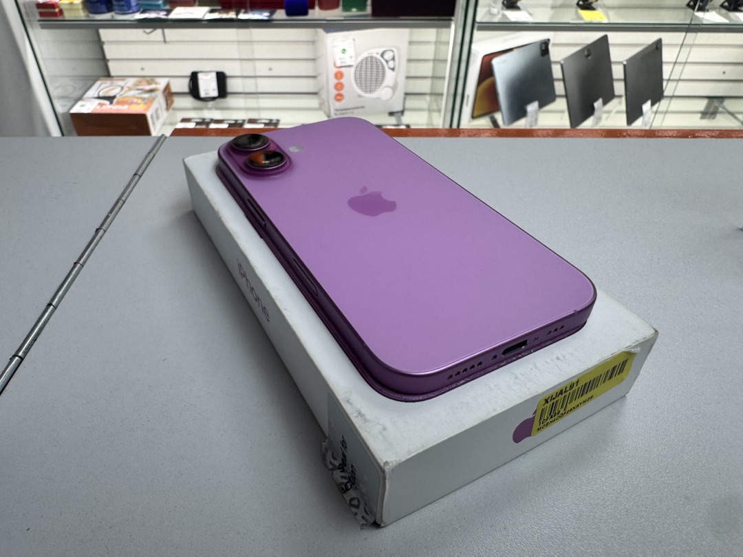 Смартфон Apple Iphone 16 256Gb