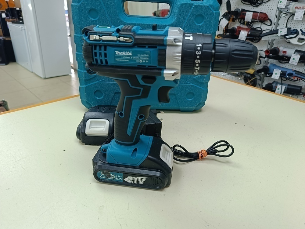 Шуруповерт Makita NoName