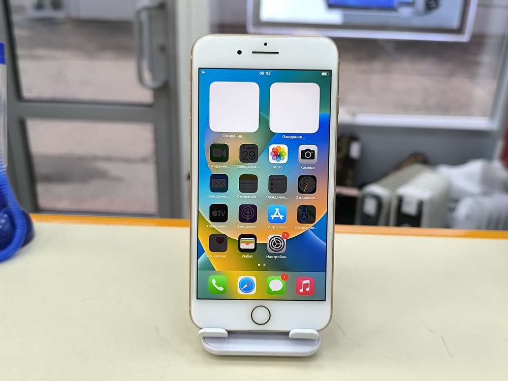 Смартфон Apple iPhone 8 Plus 64Gb