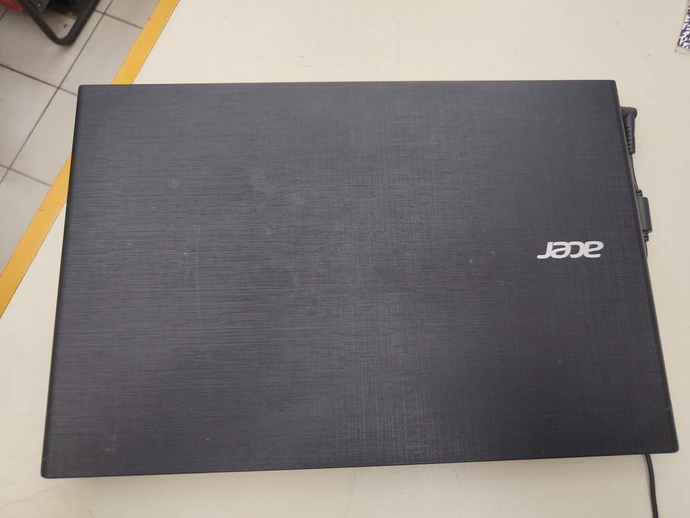 Ноутбук Acer; Core i3-4005U, GeForce 920M, 4 Гб, 256 Гб, Нет
