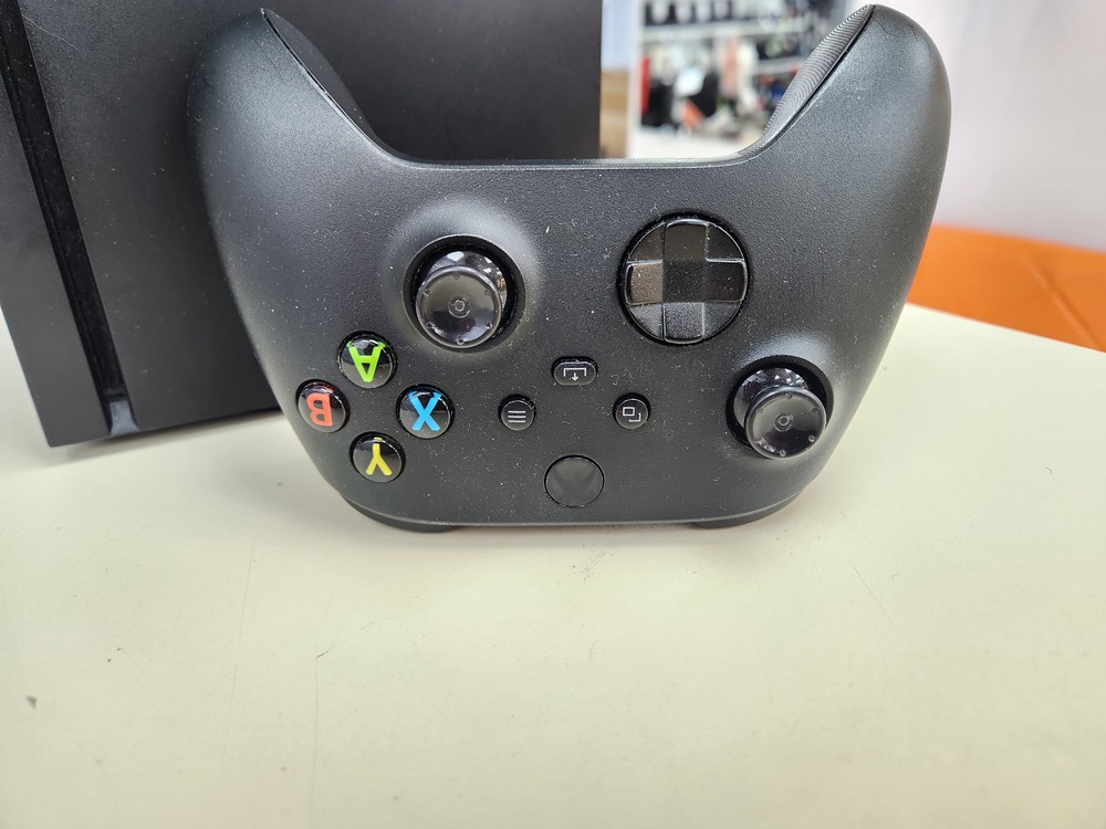 Игровая приставка Xbox Series X 1Tb