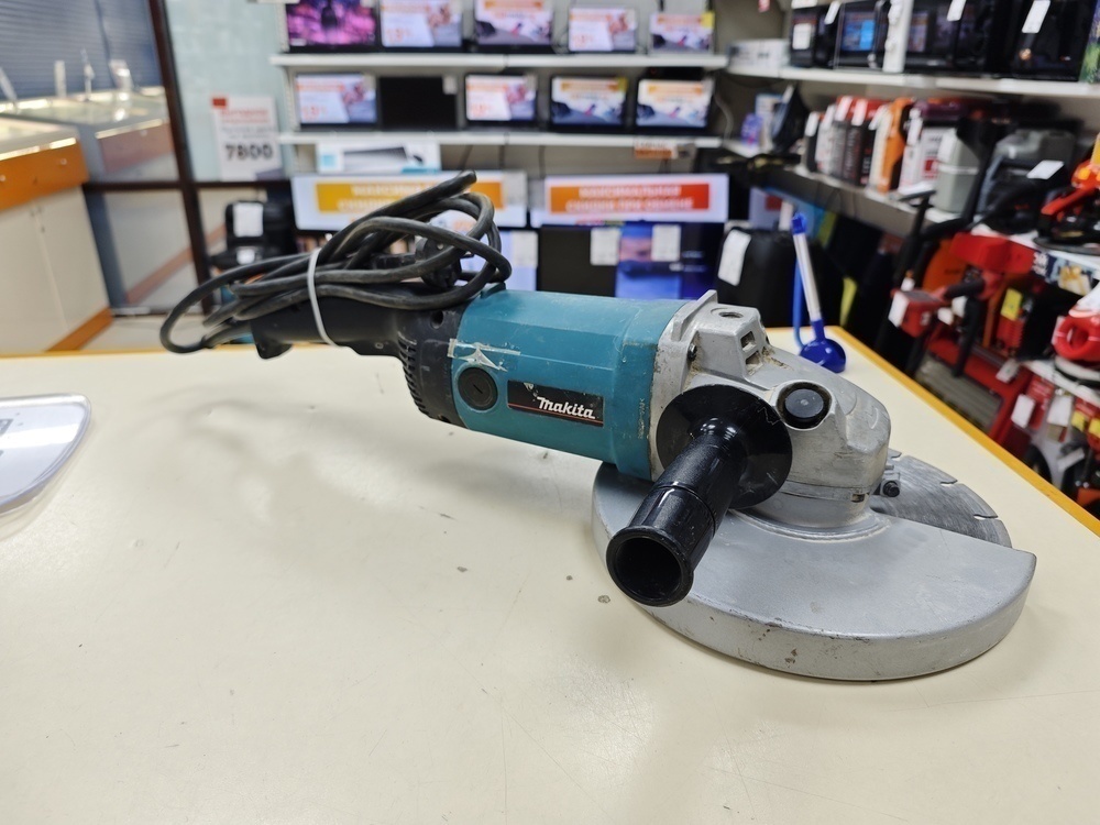 Угловая шлифмашина Makita 9069/230