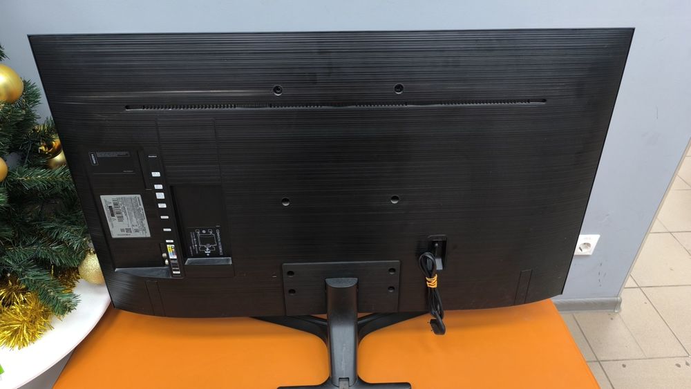 LED Телевизор Samsung UE43NU7400U