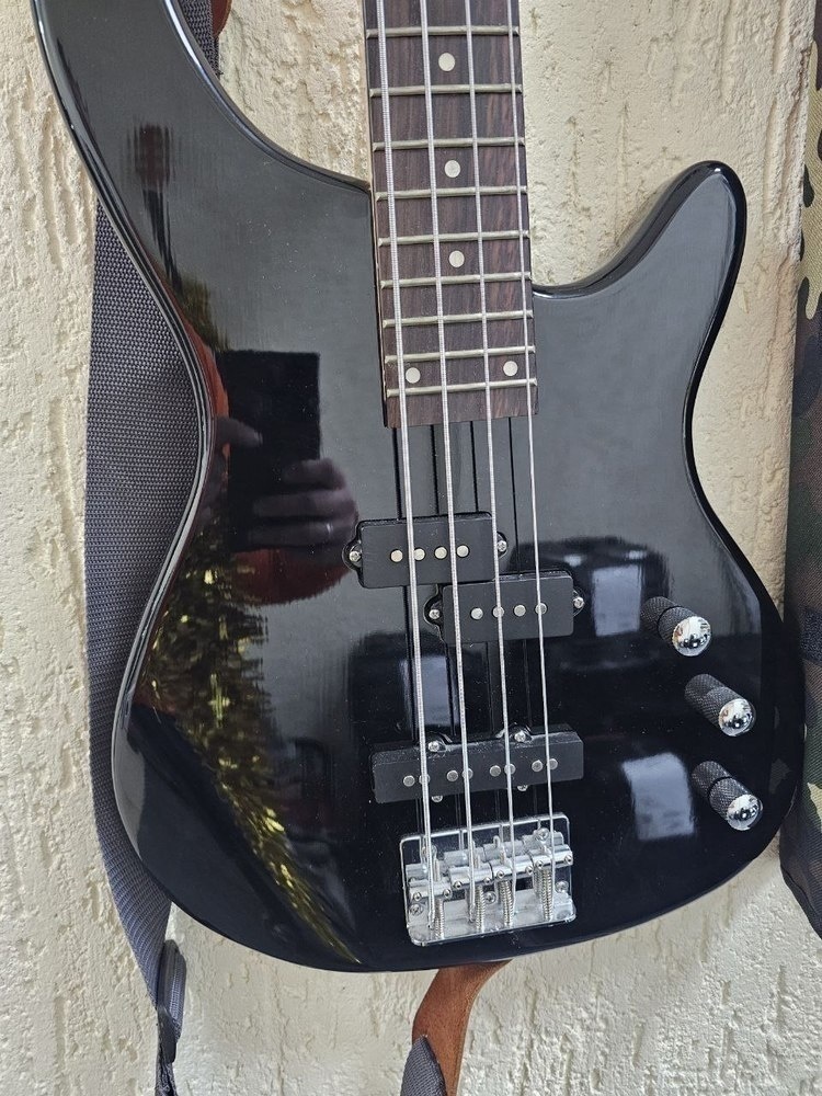 Электрогитара Ashtone ST-200