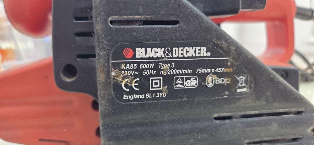 Шлифовальная машина Black & Decker KA85
