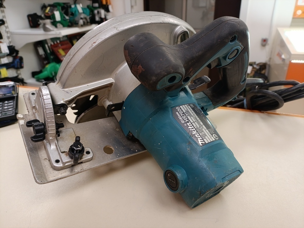 Дисковая пила Makita HS7600;