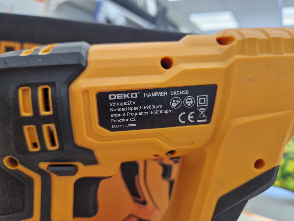 Перфоратор Deko DKCH20