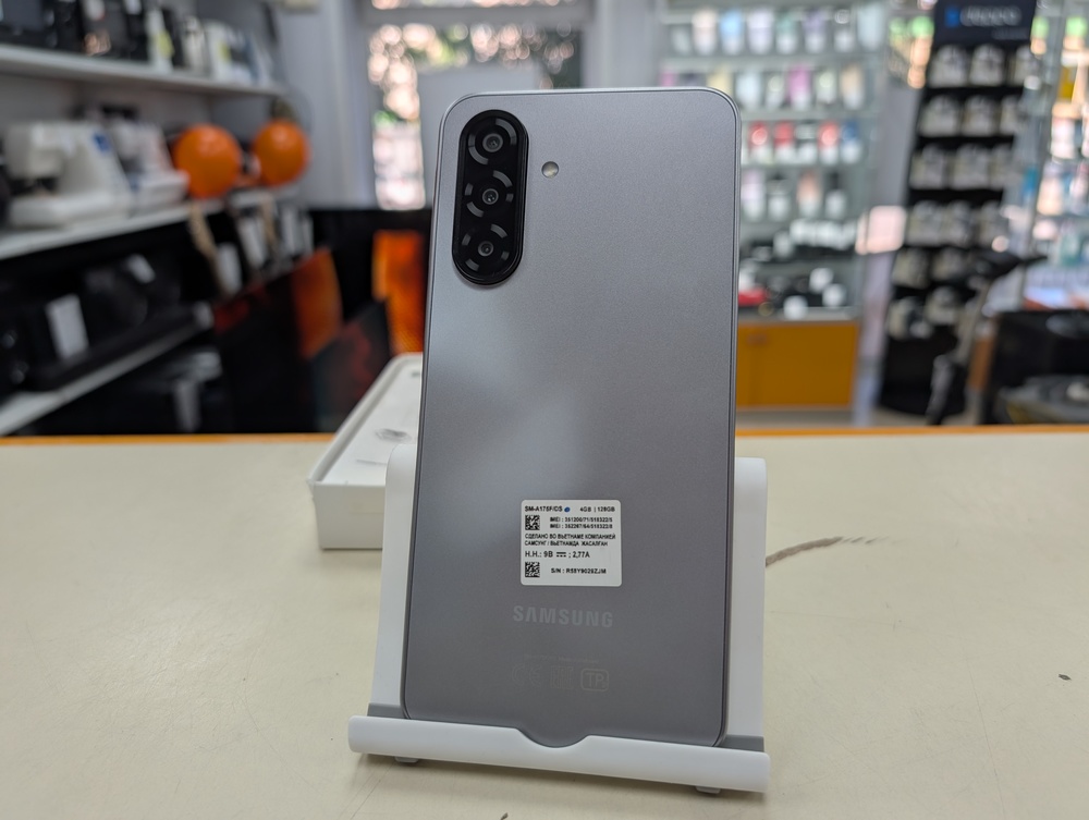 Смартфон Samsung Galaxy A17 4/128