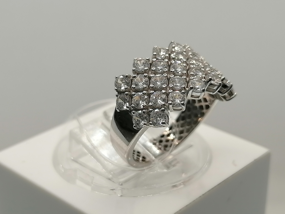 КОЛЬЦО С КАМНЯМИ (Au 585)