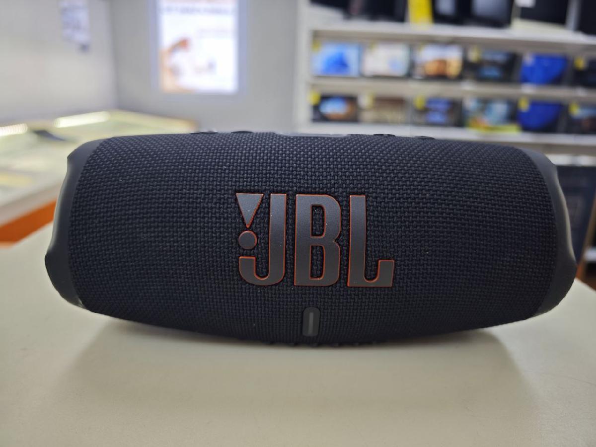 Портативная акустика JBL Charge 5
