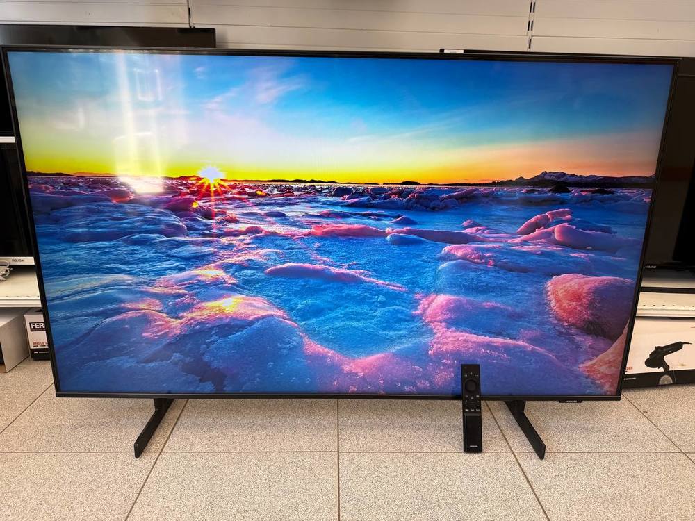 LED Телевизор Samsung UE50AU8000UX;