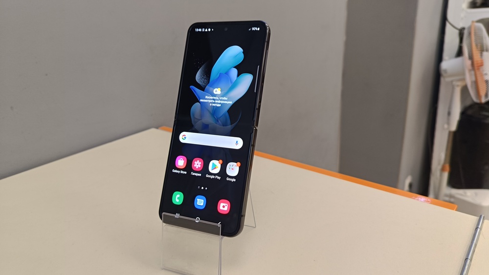 Смартфон Samsung Galaxy Z Flip 4 8/256