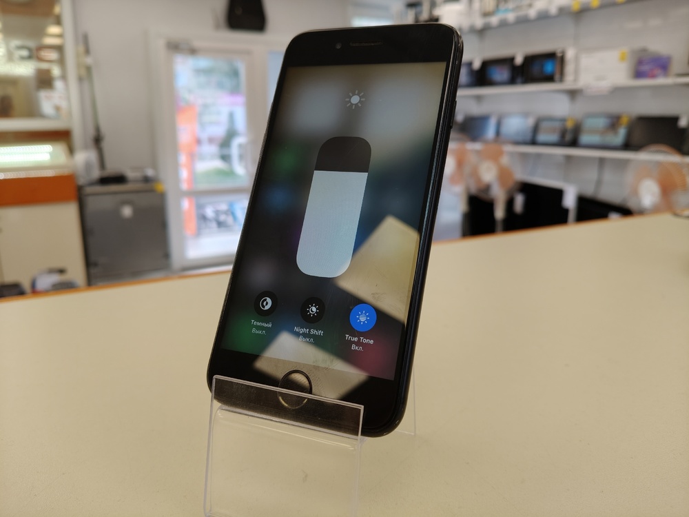Смартфон Apple iPhone SE 2020 128Gb