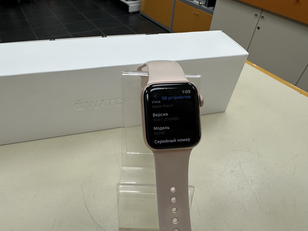Смарт-часы Apple Watch Series 5 40 мм
