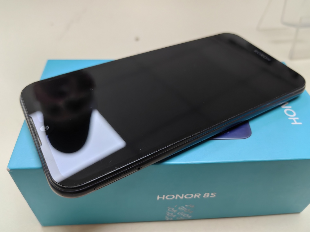 Смартфон Honor 8S 2/32