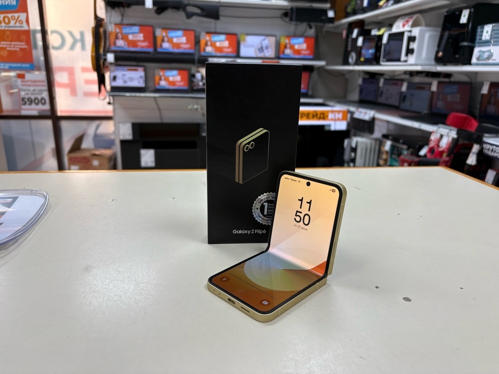 Смартфон Samsung Galaxy Z Flip 6 12/256