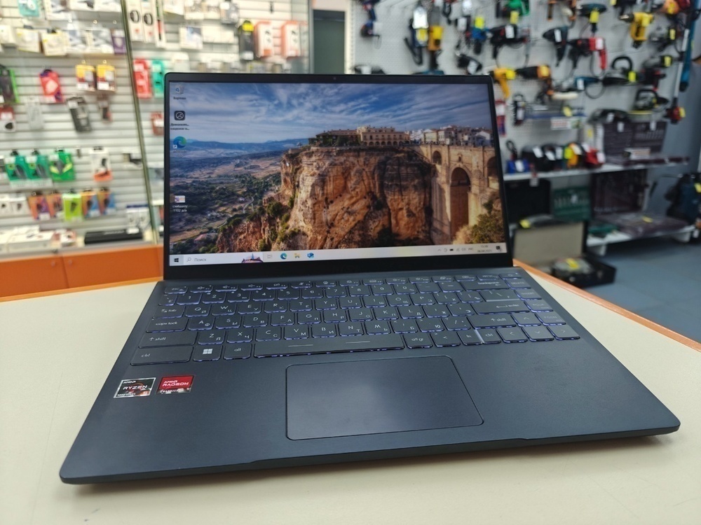 Ноутбук MSI; Ryzen 5 5600U, AMD Radeon (TM) Graphics, 8 Гб, 240 Гб, Нет