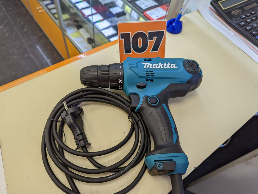 Шуруповерт Makita DF0300