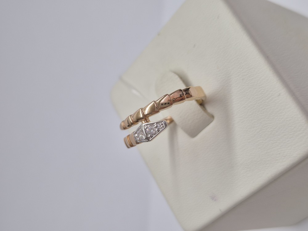 КОЛЬЦО С КАМНЯМИ (Au 585)