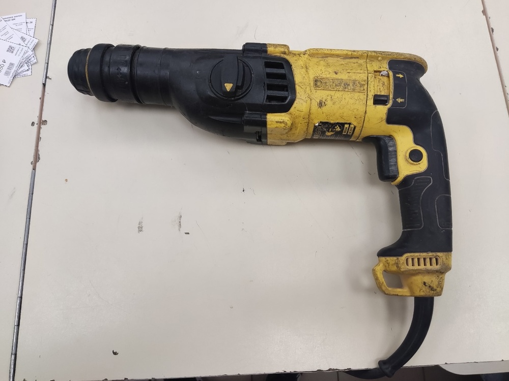 Перфоратор Dewalt D25134;