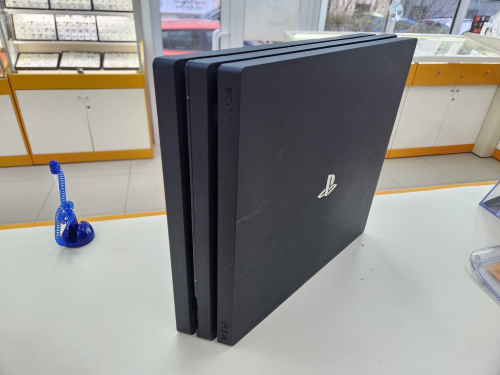 Игровая приставка PlayStation 4 Pro 1Tb