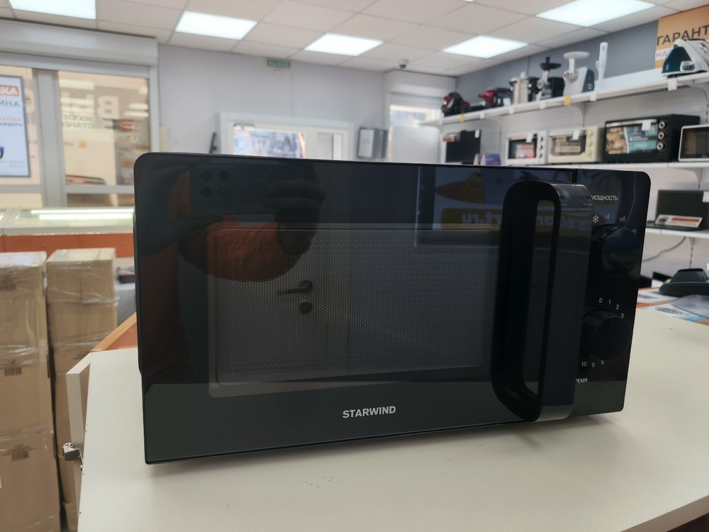 Микроволновая печь Starwind SMW4520