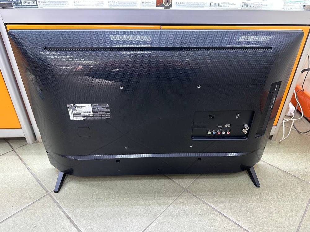 LED Телевизор LG 32LJ510U