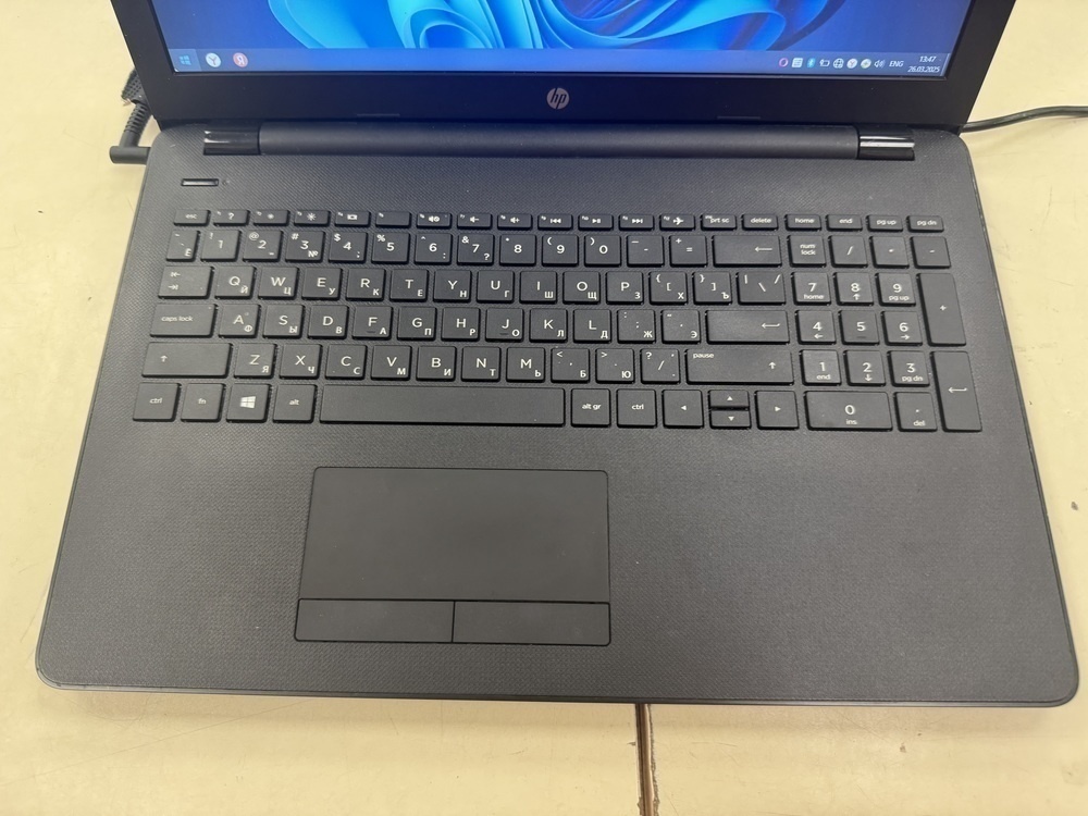 Ноутбук HP; A9-9425, Radeon 520, 8 Гб, 256 Гб, Нет
