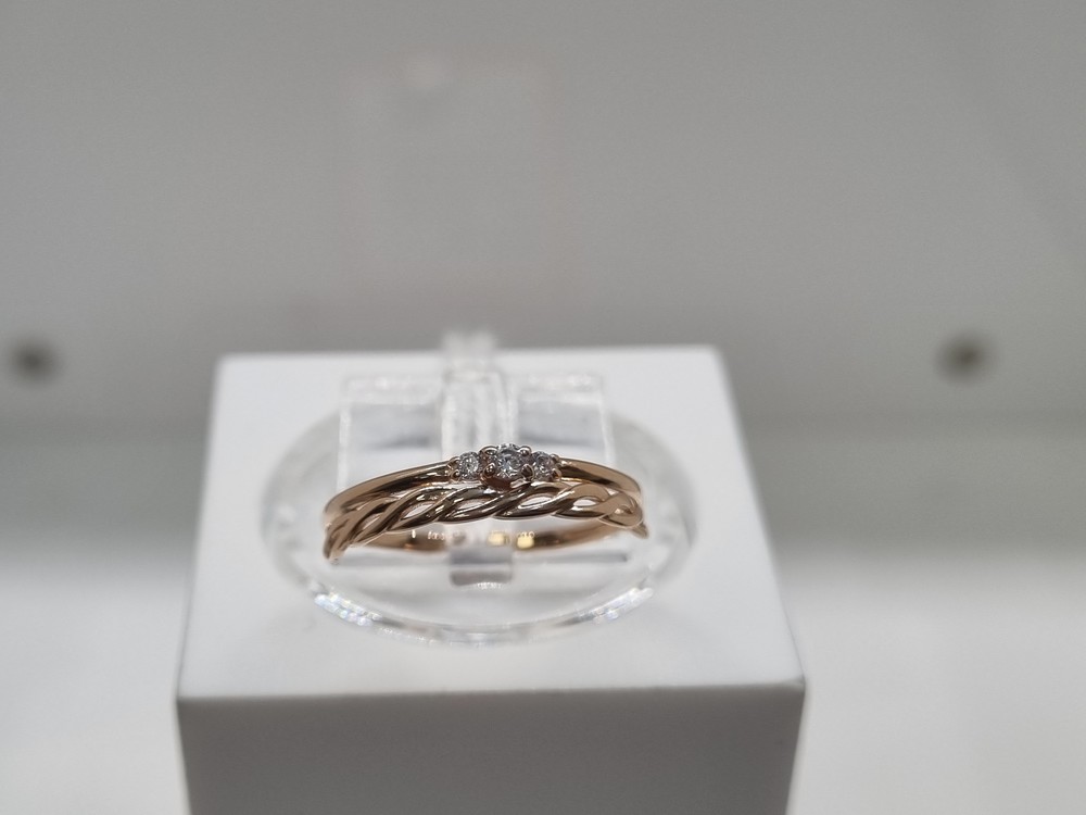 КОЛЬЦО С КАМНЯМИ (Au 585)