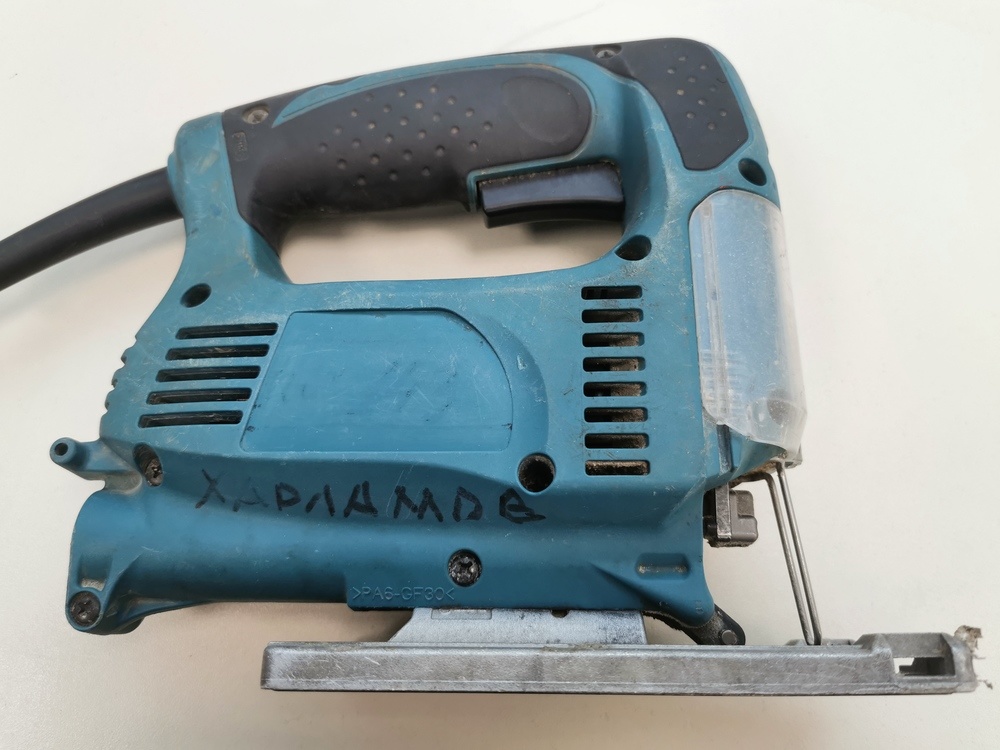 Лобзик Makita 7002;