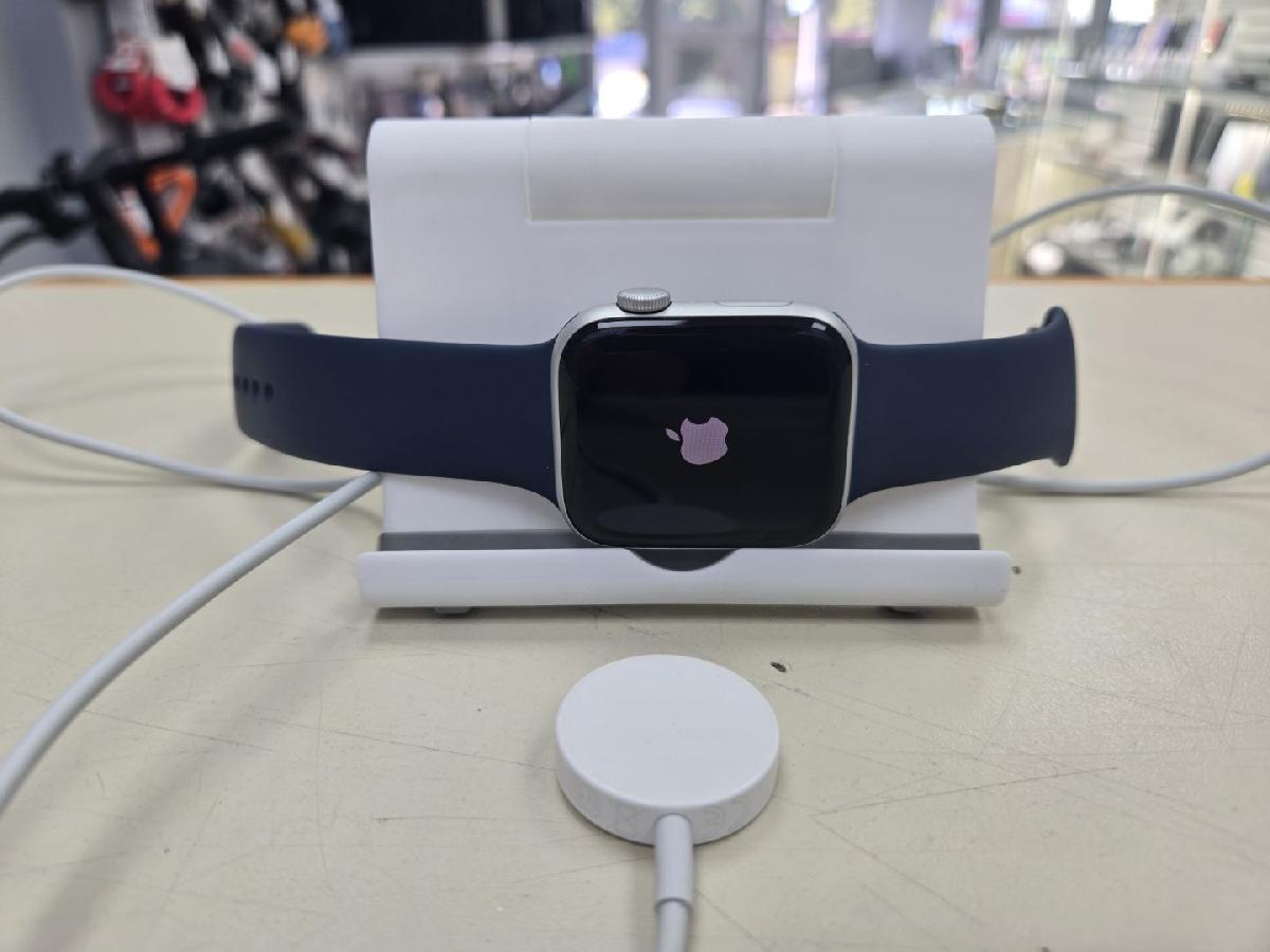 Смарт-часы Apple Watch SE 2025 44mm