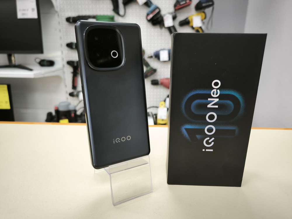 Смартфон Vivo iQOO Neo 10 8/256