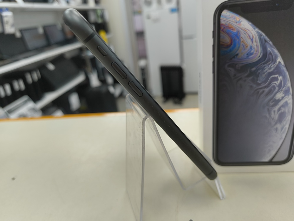 Смартфон Apple iPhone 11 64Gb