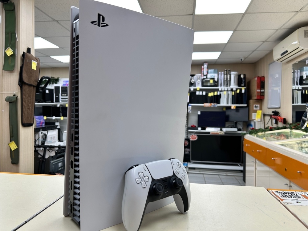 Игровая приставка PlayStation 5 825Gb (С дисководом)