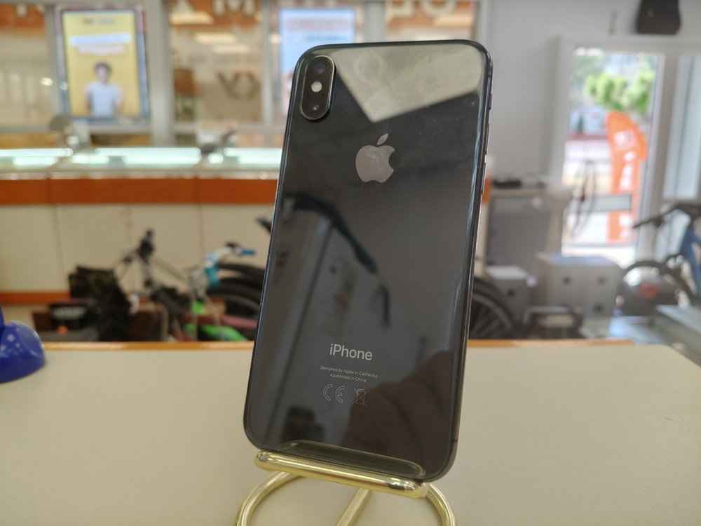 Смартфон Apple iPhone X 64Gb