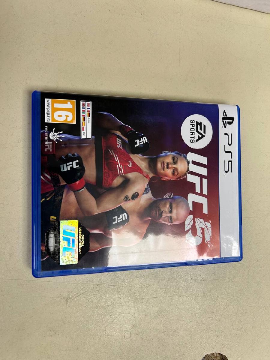 Игра Playstation 5 UFC5