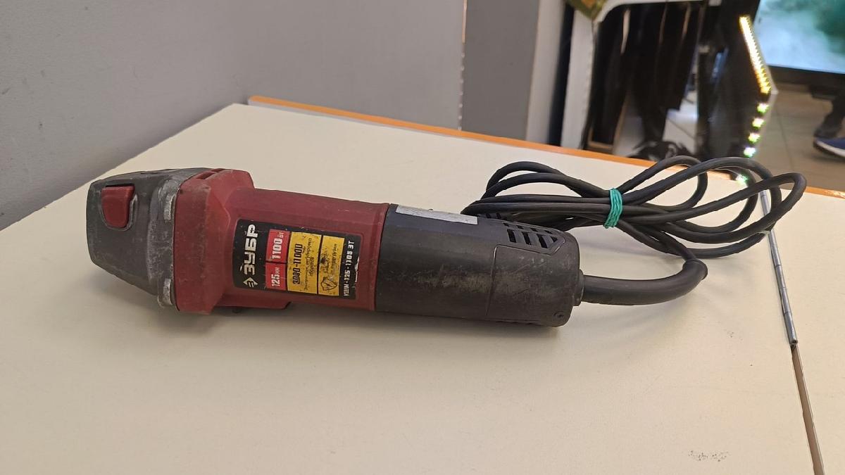 Угловая шлифмашина Зубр УШМ-125-1005