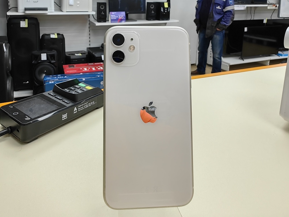 Смартфон Apple iPhone 11 64Gb