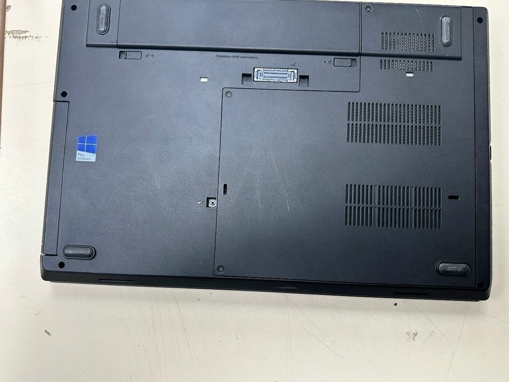 Ноутбук Lenovo; Core i3-6100U, Intel HD Graphics 520, 8 Гб, 240 Гб, Нет