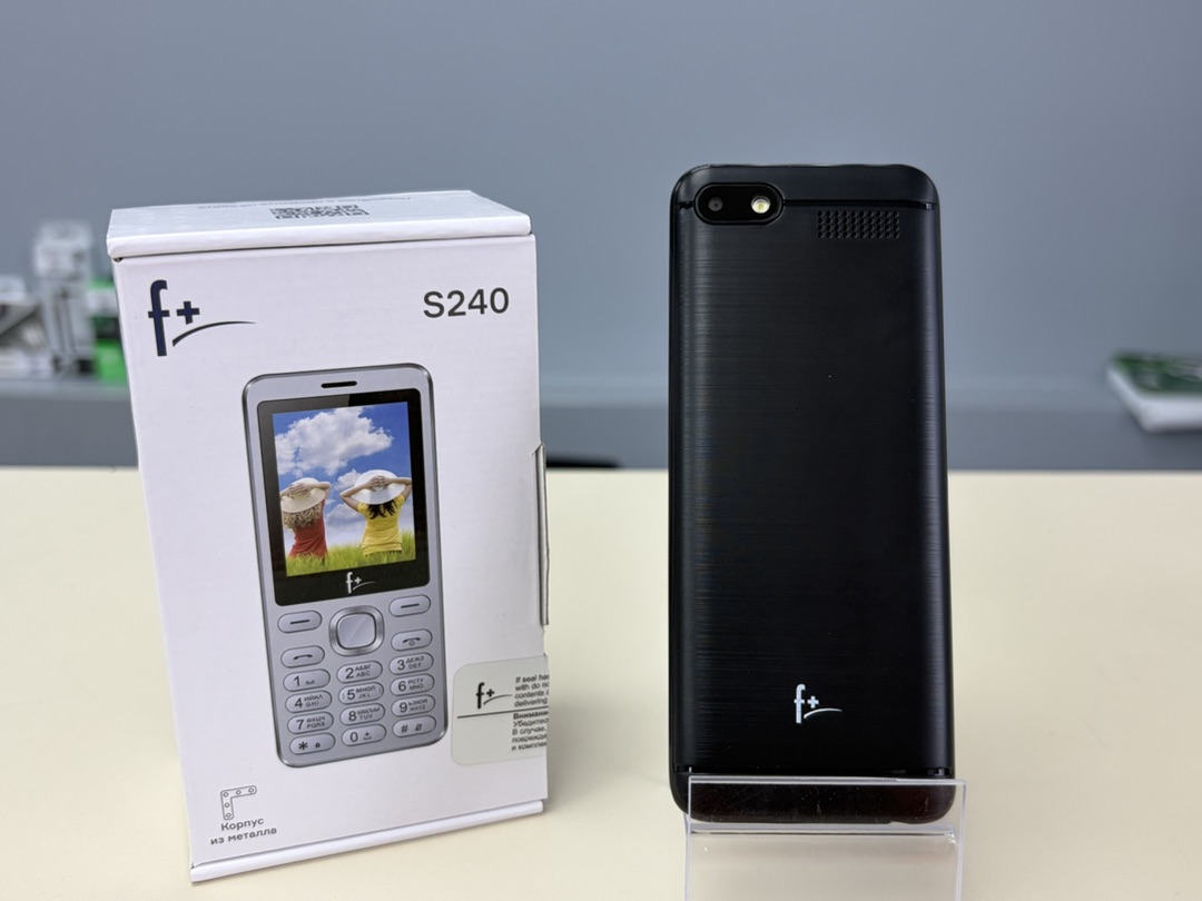 Мобильный телефон F+ S240