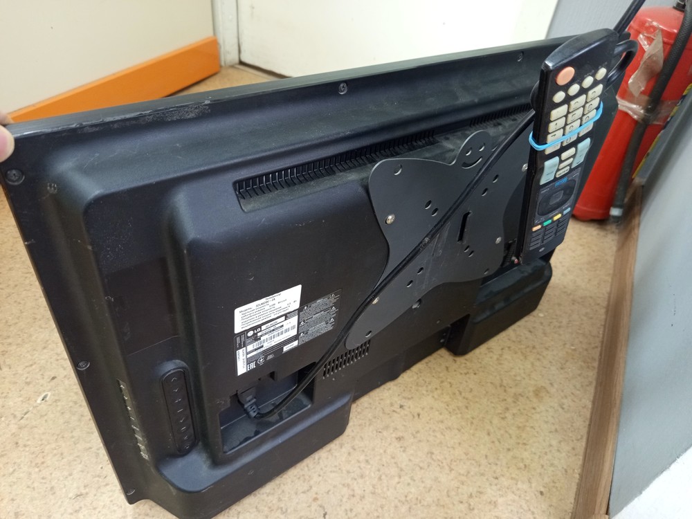 LED Телевизор LG 32LA615V