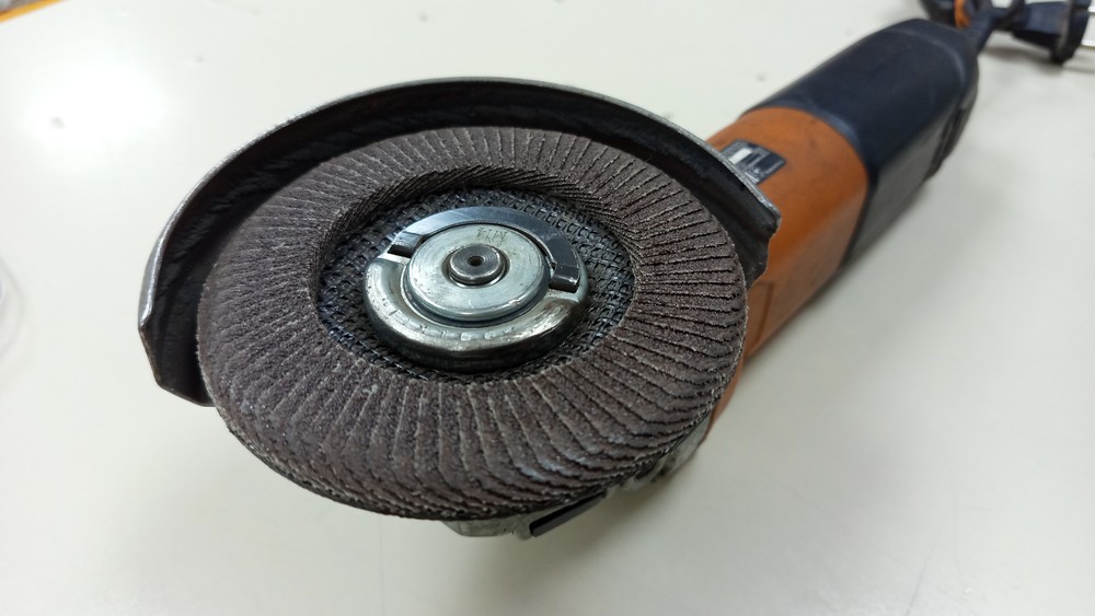 Угловая шлифмашина AEG WS 13-125XE