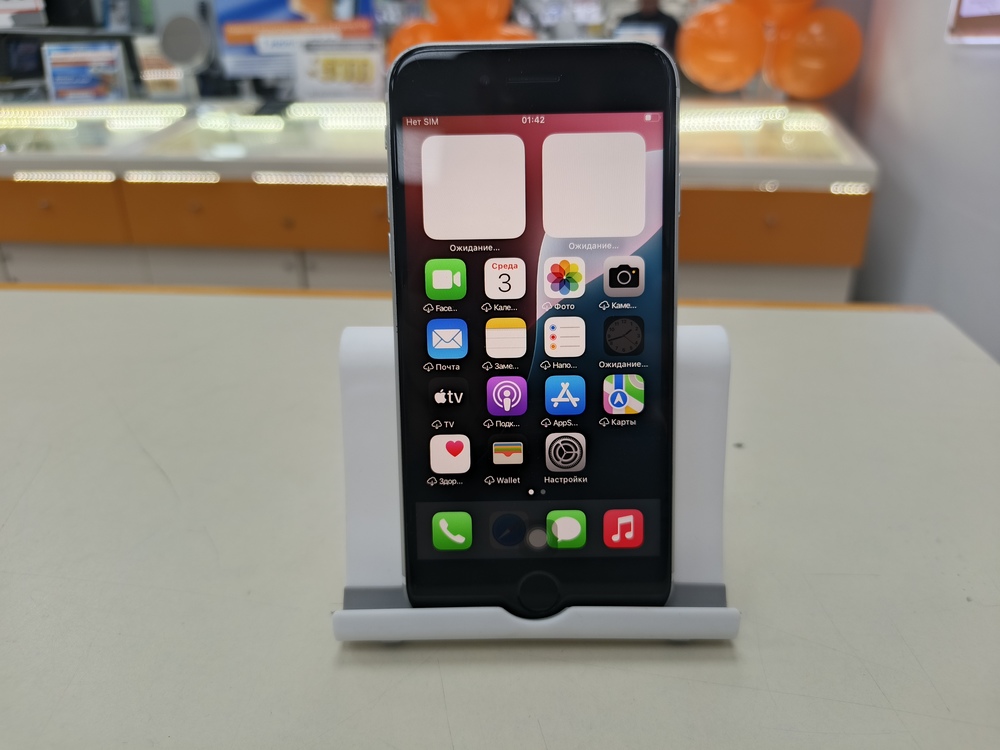 Смартфон Apple iPhone SE 2020 128Gb